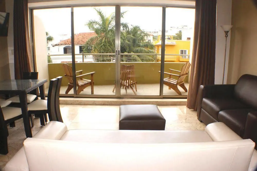 Ocean Plaza Condos 3*, Playa del Carmen Mexico