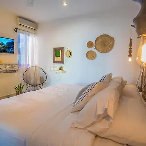 https://the-bric-hotel.allrivieramayahotels.com