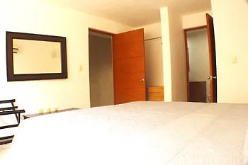 Ocean Plaza Condos 普拉亚卡门 3*,