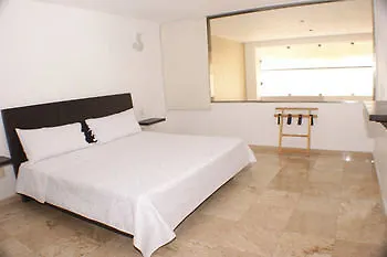 Ocean Plaza Condos 普拉亚卡门 酒店