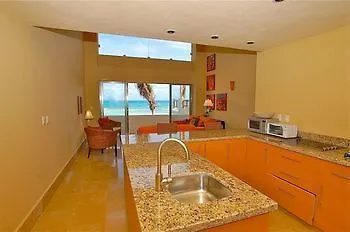 Hotel Ocean Plaza Condos Playa del Carmen