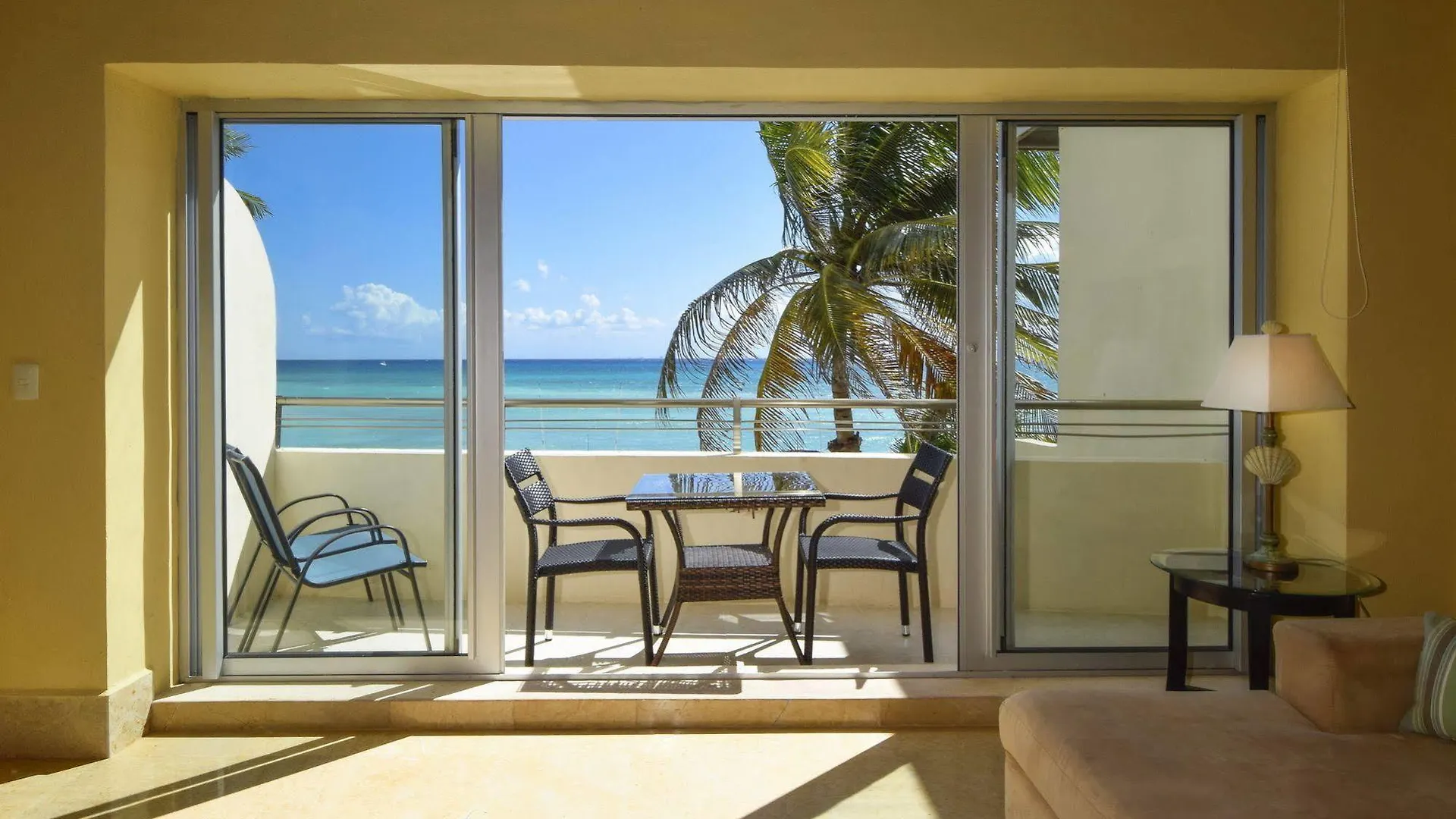 Hotel Ocean Plaza Condos Playa del Carmen