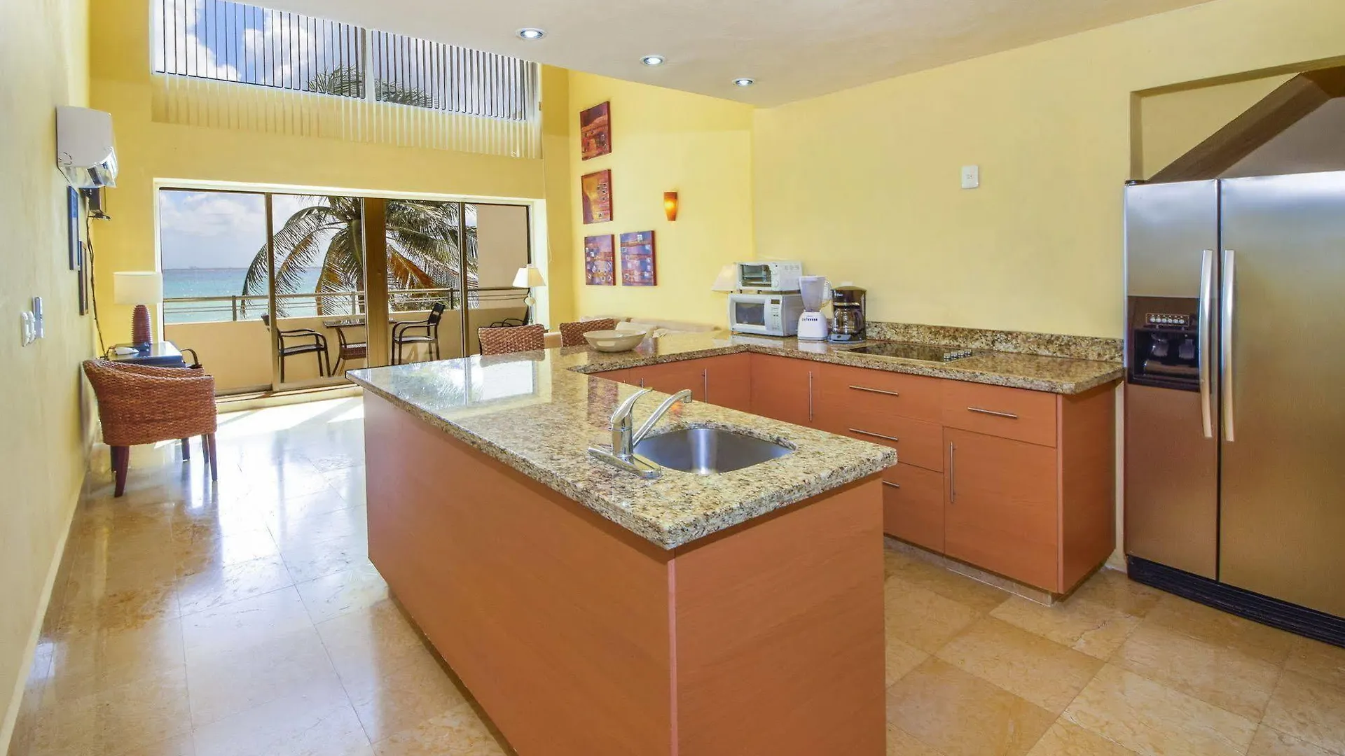 Hotel Ocean Plaza Condos Playa del Carmen