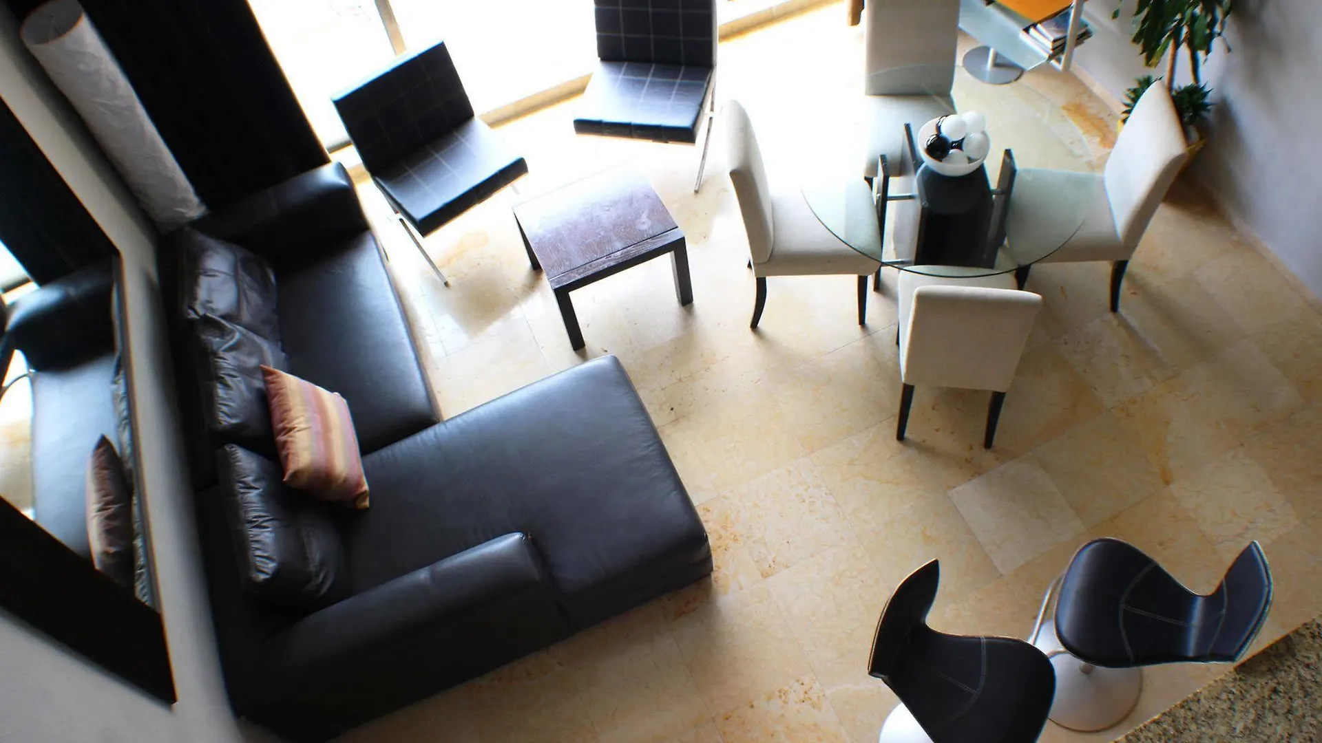 Hotel Ocean Plaza Condos